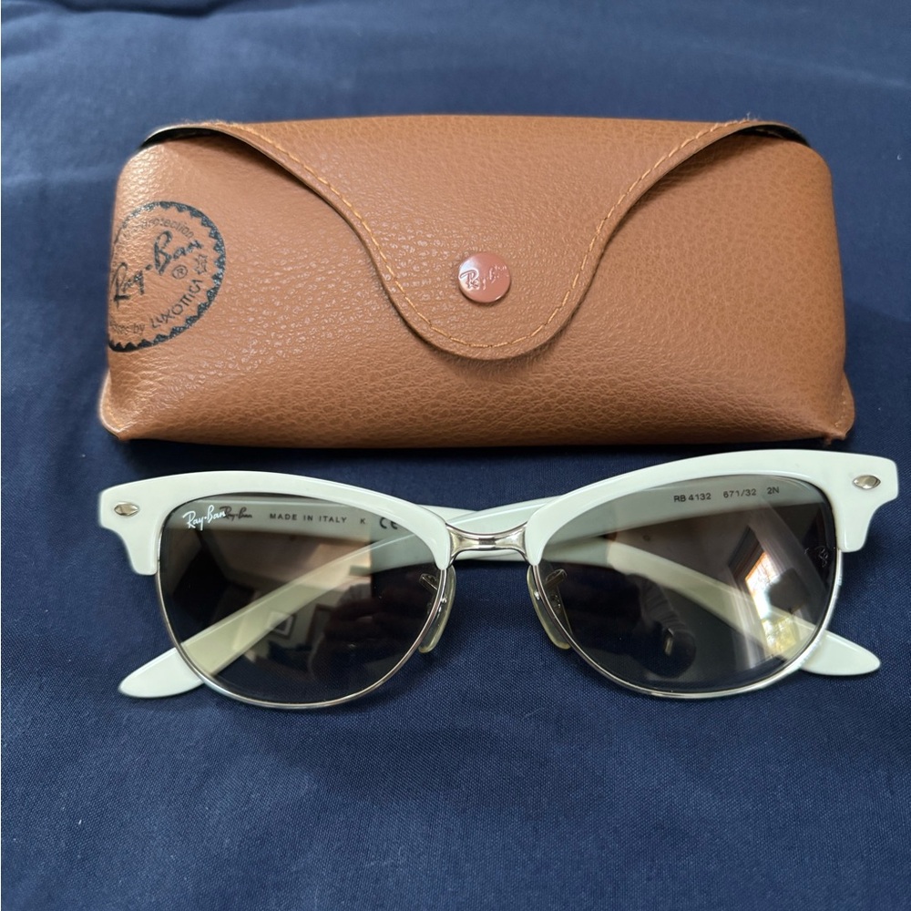 Ray-Ban Cream Sunglasses with Brown Case